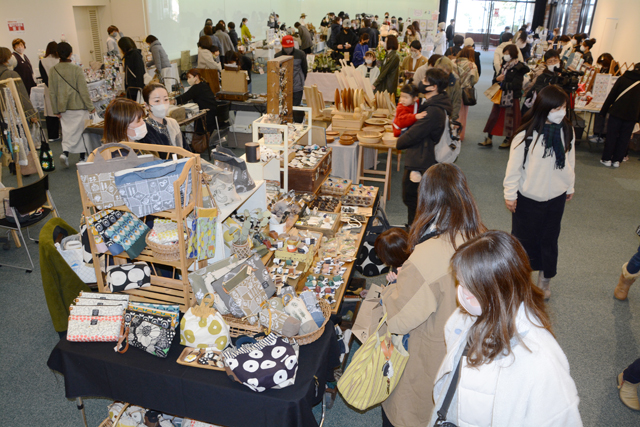 雑貨や飲食51店ずらり 東近江ものづくり展