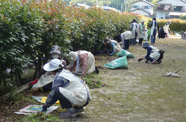 公園がきれいさっぱり 奉仕作業に防災の再確認