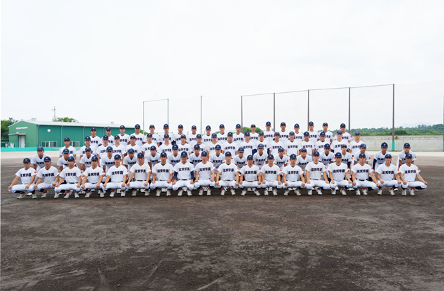 頑張れ高校球児！全力プレーで勝利をつかめ！