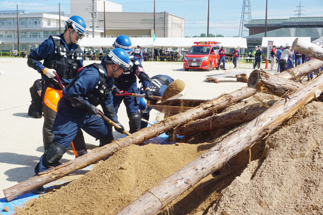 大雨中に大地震が発生 東近江市総合防災訓練