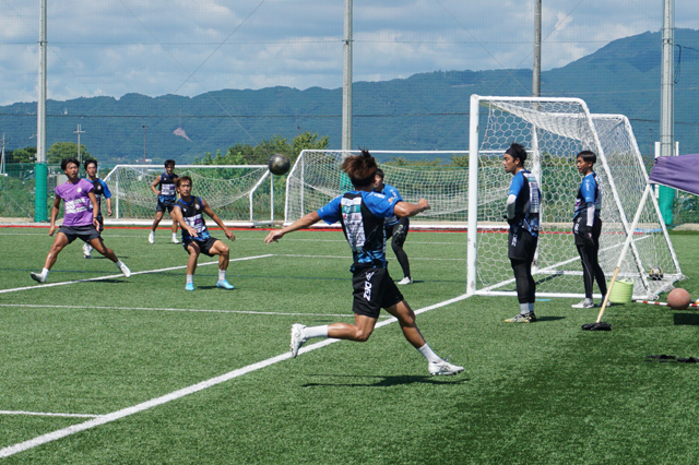 サッカーJFLのレイラック滋賀FC　首位をキープしてホーム戦