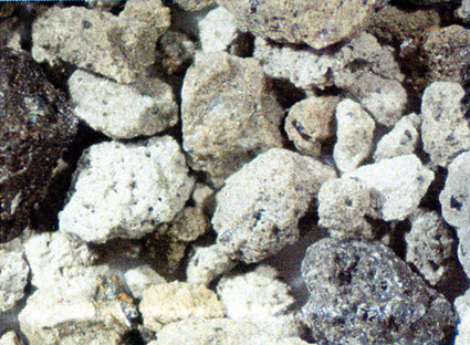 新燃岳の火山灰 琵琶博で展示