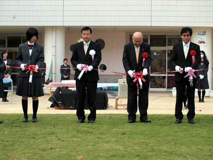 立命館守山高の生徒 復興支援ショップ