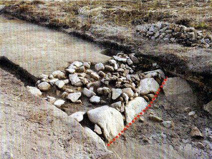 高島市の大溝城遺跡から本丸石垣新たに検出