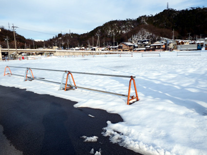 庁舎建設争点に現新一騎打ちか