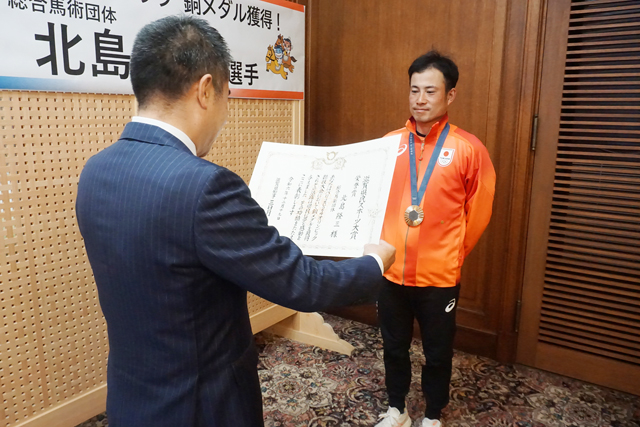 北島隆三選手へ県民スポーツ大賞栄誉賞