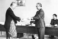 みんなの力で築く元気なまち ＝緑園文化都市を目指す＝ ほか (2000年2月13日号)