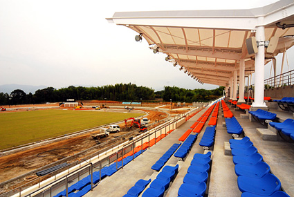 布引運動公園陸上競技場 親しみやすい「愛称」募集