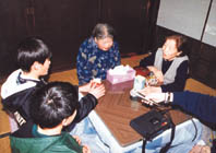 救急消防隊が出動 ほか (2000年4月3日号)