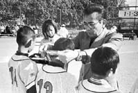 第12回 １・１・３平成杯少年野球 ほか (2000年11月15日号)