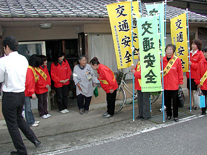 高齢者の交通死亡事故が多発　県下32人うち10人占める