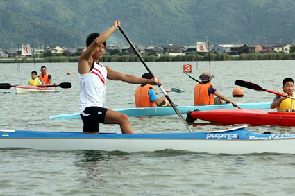 伊庭内湖でカヌー教室