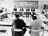 0.6％減 戦後初の３年連続マイナス 財政改革で歳出大幅カット ほか (2000年2月16日号)