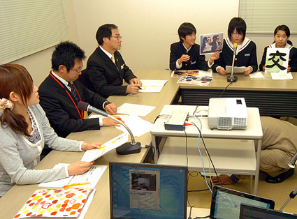 市内10校の生徒会が参加 目標と課題を話し合い