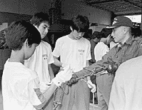 争点はっきり 関心呼ぶ ほか (2000年6月25日号)