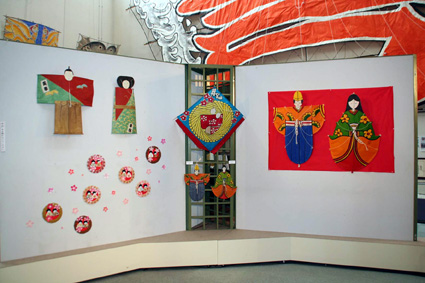 月３日の“ひな祭り”に合わせて「ひな人形の凧展」を開催