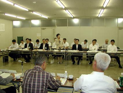 新幹線新駅中止に伴う区画整備事業問題 嘉田知事、基本構想を地権者へ説明