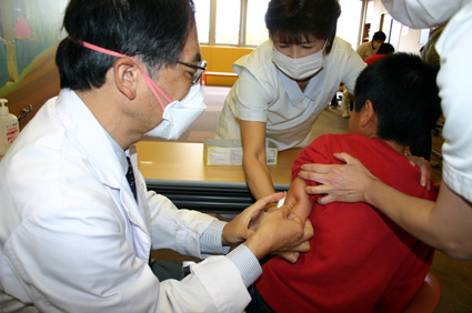 新型インフルエンザ予防 集団接種始まる