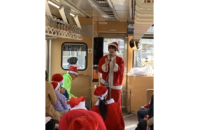 信楽高原鉄道で「サンタ列車」