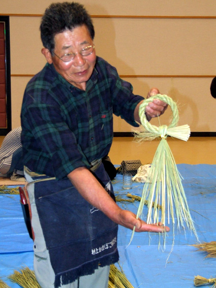 迎春準備は終わりましたか？家を彩る  鉢植えやしめ縄