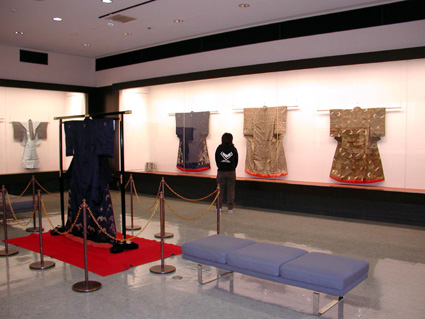 婚礼衣装など華やかな着物を楽しむ 特別な装い「ハレの日を着る」