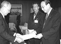 八日市市など1市3町との合併協議 ほか (2002年2月15日号)