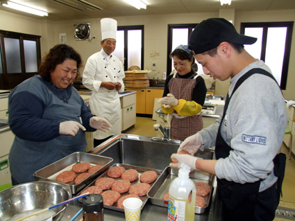 地元食材を生かして洋食メニュー習得