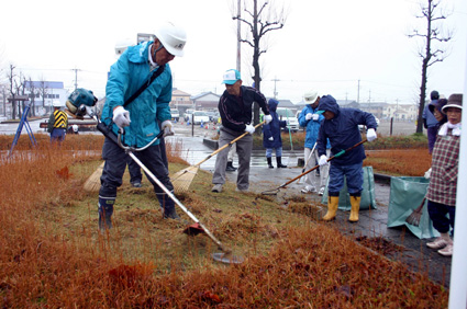 年末恒例の清掃奉仕 官庁街を美しく