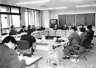 東近江懇話会 ２パターンに絞り込む ほか (2000年2月4日号)