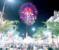 ＝夜空彩る１千発のショーに酔う＝ ほか (2000年7月30日号)