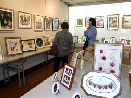 心豊かにする自然の力「押し花アート展」