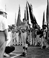 八日市市臨時議会が紛糾 直前の新会派結成に異論 ほか (2000年8月23日号)