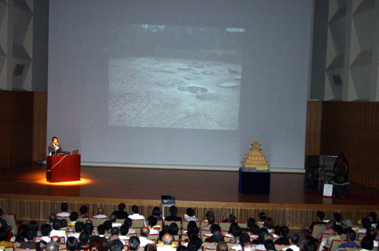 安土城築城を描く 山本兼一氏「歴史講演会」
