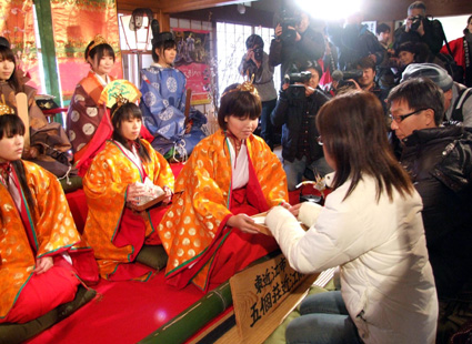 華やか「にんげん雛まつり」