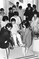 地婦連マイ・バックの資金に ほか (2000年2月9日号)