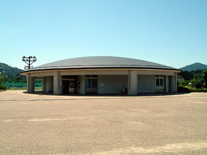 物を大切にする心育む！ 年８回　フリーマーケット