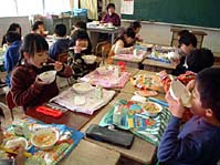 給食を通して知る食事の大切さ ほか (2002年2月2日号)
