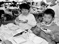 フカヒレスープにサイコロステーキ ほか (2000年1月30日号)