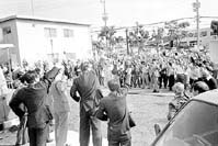 不安払しょくの武村氏 ほか (2000年5月23日号)