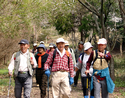 弾む会話と笑い声「近江里山歩こう会」