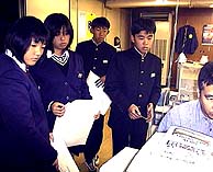 東近江に歓喜の大合唱 ほか (2000年11月24日号)