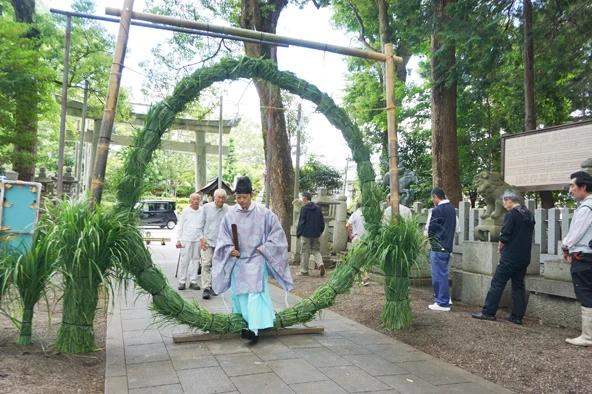 蒲生野に万葉と遊ぶ鈴木靖将・鈴木晴嵐展 | 滋賀報知新聞