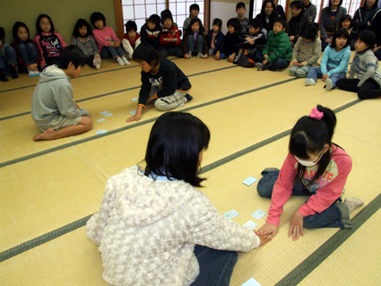 万葉世界に親しむ「第34回百人一首かるた大会」