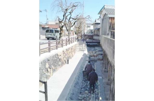 中心地の清水川 歩いて楽しく 修景整備が完了