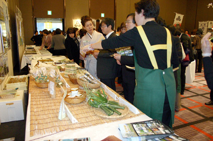 地域経済の発展へ何ができる 取り組みなどで交流