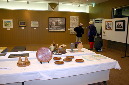 個人やグループの２００点 おやじたちの作品展