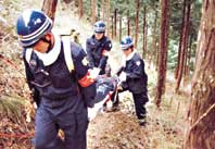 八日市 小５と中２の意識アンケート 家庭満足感が精神安定剤に ほか (2000年5月6日号)