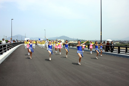 待望の新仁保橋開通あすから供用開始